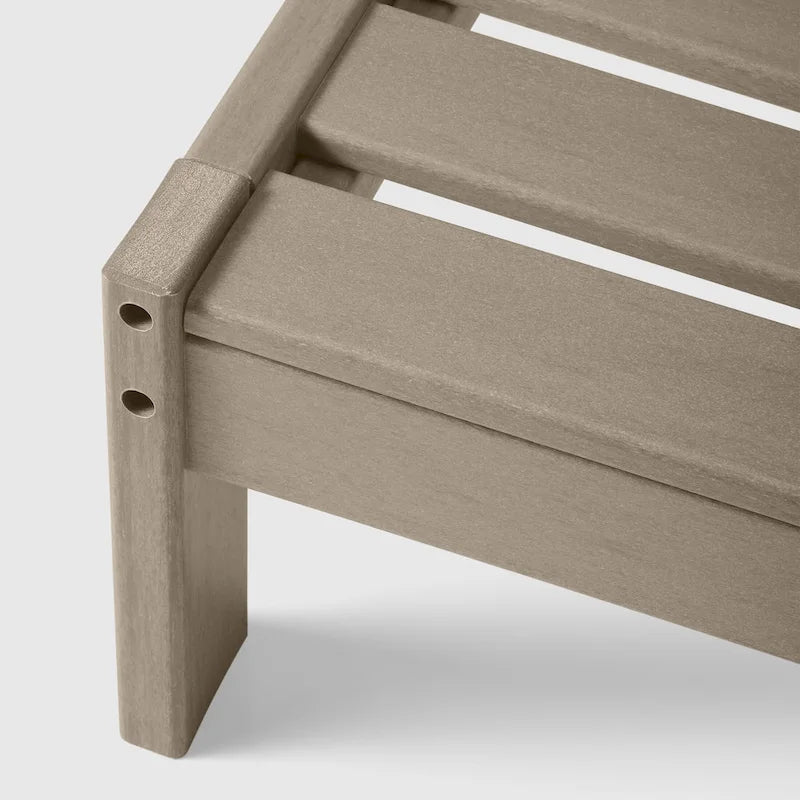 Fauteuil de jardin Polytrends Birchwood en PEHD résistant aux intempéries, assise profonde, aspect bois vieilli, accoudoir gauche et coussins (ensemble de 2 pièces)