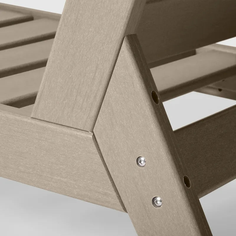 Fauteuil de jardin Polytrends Birchwood en PEHD résistant aux intempéries, assise profonde, aspect bois vieilli, accoudoir gauche et coussins (ensemble de 2 pièces)