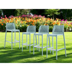 Ensemble de quatre chaises de bar d'extérieur HomeRoots, 30 pouces, bleu clair, en plastique robuste, dossier bas