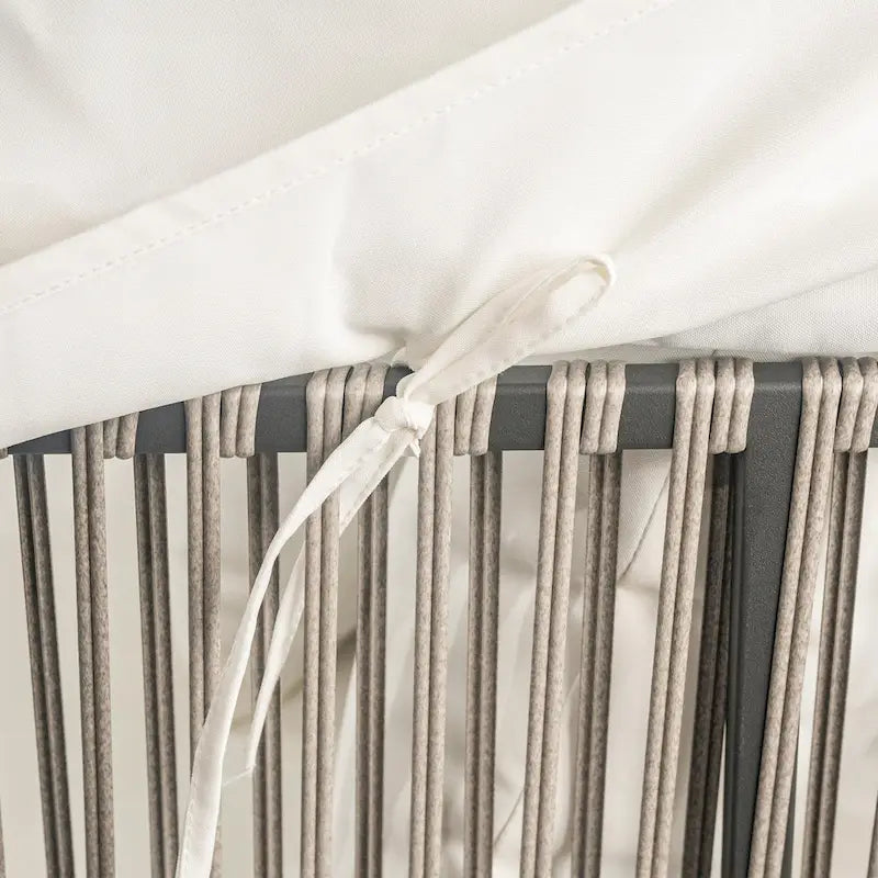 57 Lit de jour extérieur en rotin