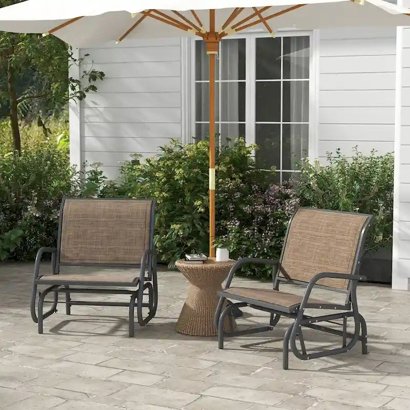 Ensemble de 2 balancelles Outsunny pour véranda avec filet respirant, accoudoirs incurvés et structure en acier, idéales pour le jardin, la piscine, la cour ou le balcon.