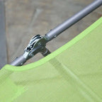 Chaises longues pliantes Outsunny avec coussin, dossier inclinable et maille respirante pour la plage, le jardin et la terrasse.