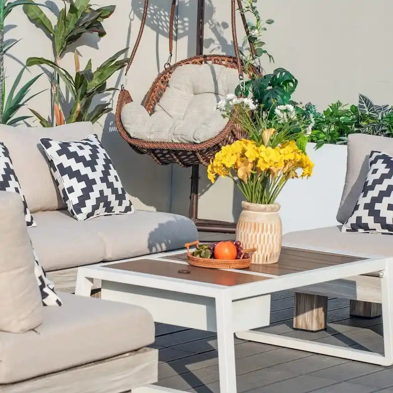 Ensemble de conversation moderne pour l'extérieur avec table basse et seau à glace