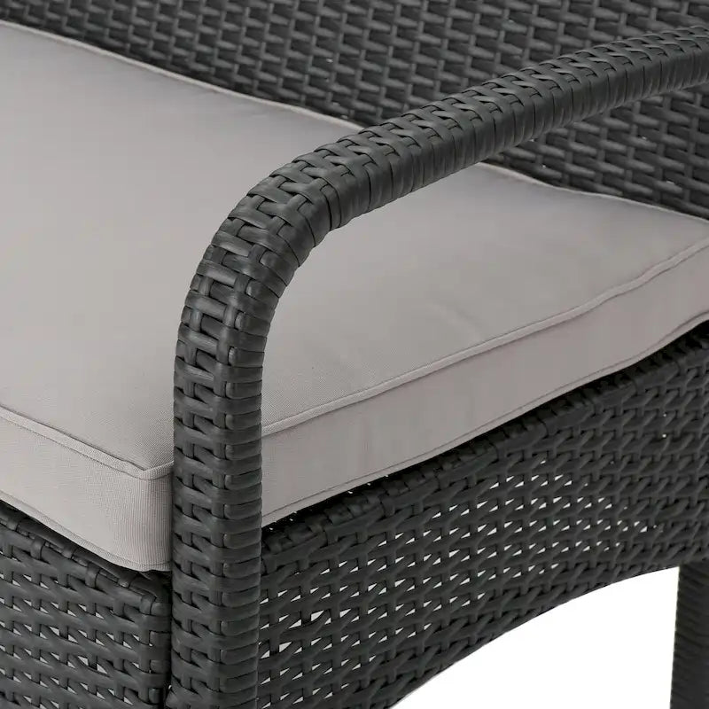 Ensemble de conversation 4 pièces en résine tressée Cordoba avec coussins, par Christopher Knight Home