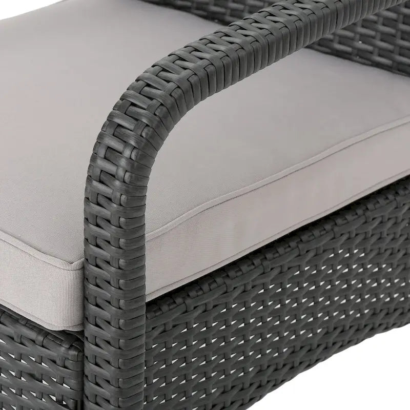 Ensemble de conversation 4 pièces en résine tressée Cordoba avec coussins, par Christopher Knight Home