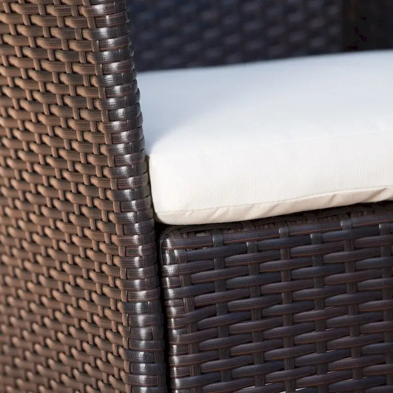 Ensemble bistro rond en osier Malaga Outdoor 3 pièces avec coussins, par Christopher Knight Home