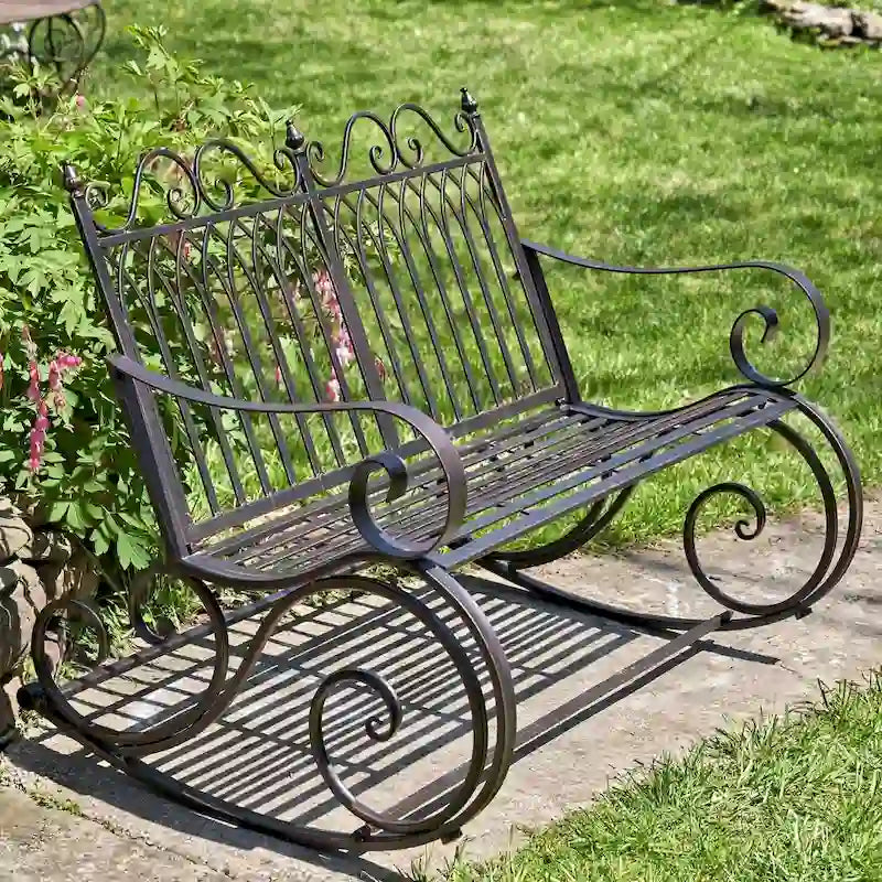 Banc de jardin à bascule en fer Tatiana, finition bronze antique
