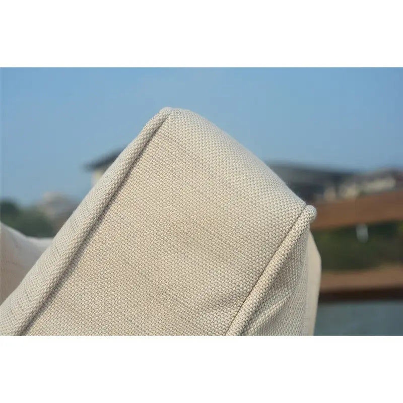 Ensemble de 3 chaises longues d'extérieur en aluminium et résine tressée réglable.