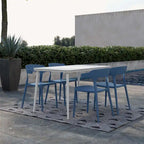 Les chaises de salle à manger empilables Felix de Novogratz Poolside