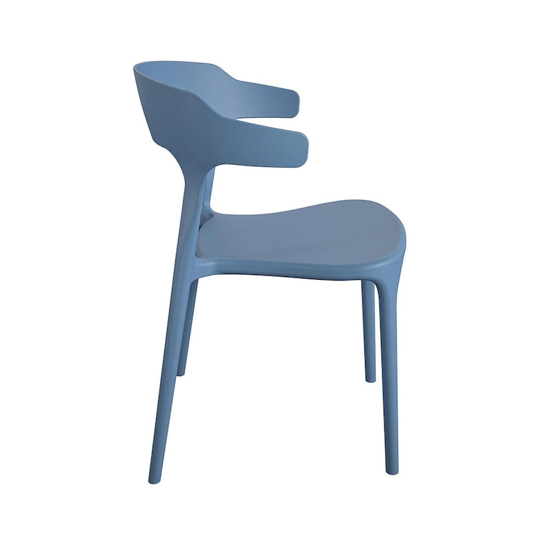 Les chaises de salle à manger empilables Felix de Novogratz Poolside