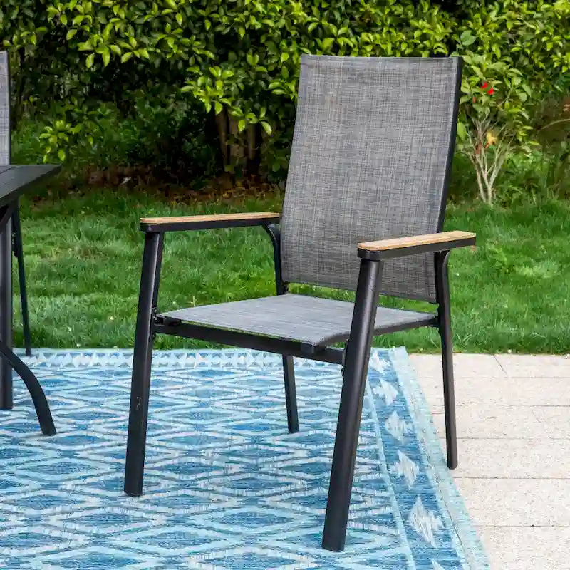 Ensemble de salle à manger d'extérieur MAISON ARTS 5/6 pièces, comprenant 4 chaises empilables en aluminium et 1 table en métal.