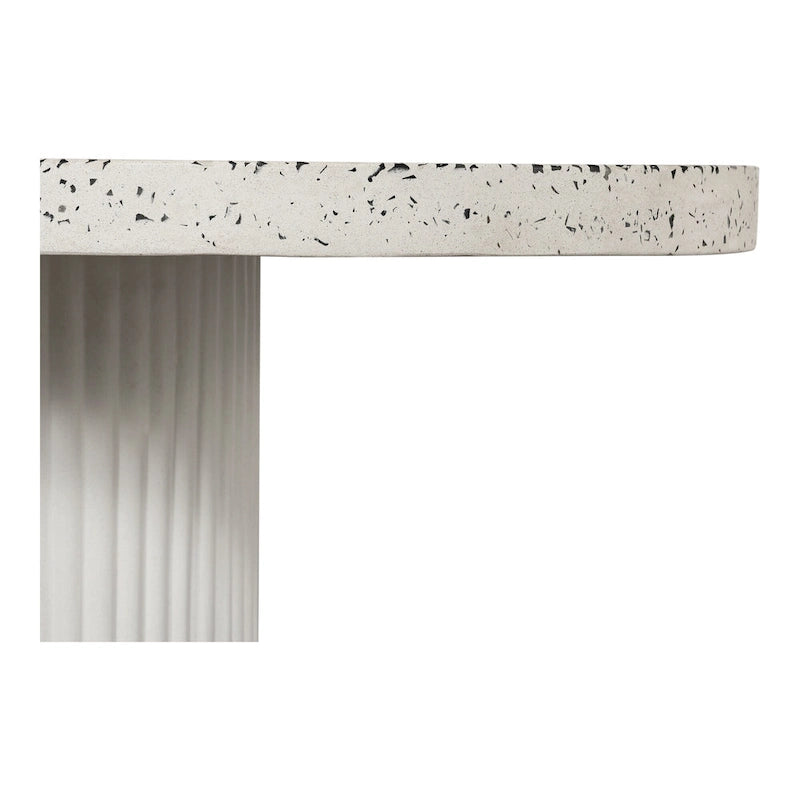 Table de salle à manger d'extérieur moderne Lisette d'Aurelle Home avec plateau en terrazzo
