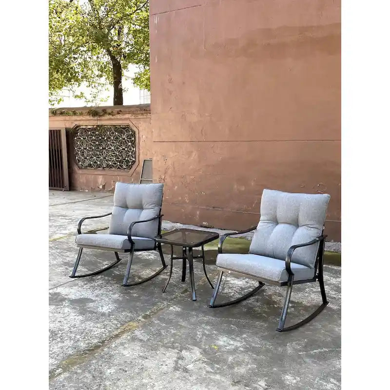 Ensemble fauteuil à bascule et table de chevet blanc cassé