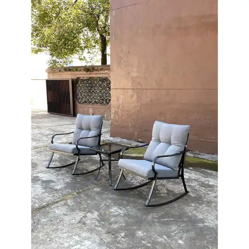 Ensemble fauteuil à bascule et table de chevet blanc cassé