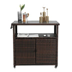 Chariot de bar d'extérieur en osier, chariot de service à vin de terrasse à roulettes, comptoir de bar à boissons en rotin roulant avec plateau en verre