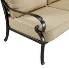 Canapé deux places profond en aluminium noir avec coussins